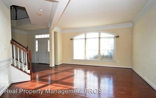 10225 Broadsword Dr - Photo 3 of 24