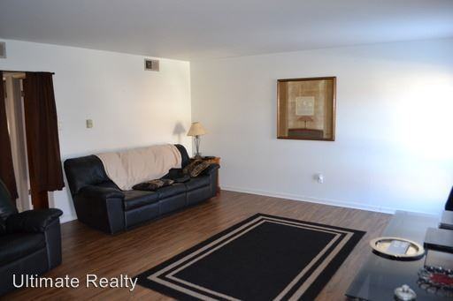 10022 Sakura Dr - Photo 2 of 14