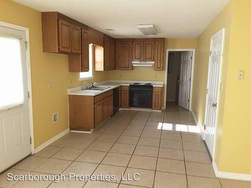 723 Macy St - Photo 2 of 8