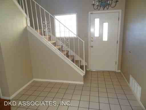 4740 Excalibur Dr - Photo 3 of 26