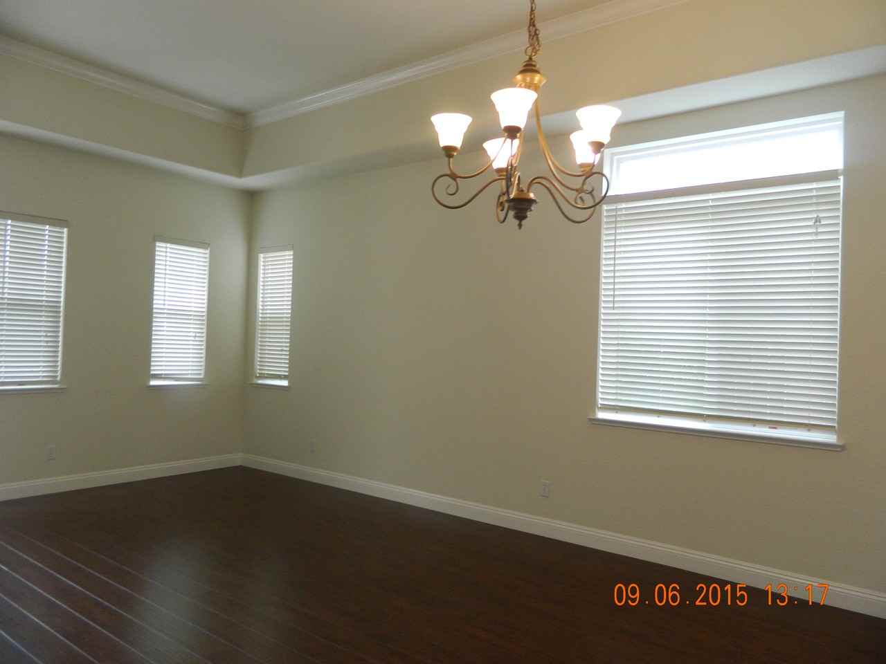 1924 Bosbury Way - Photo 3 of 18