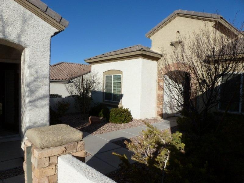2074 Cotton Valley St - Photo 2 of 9