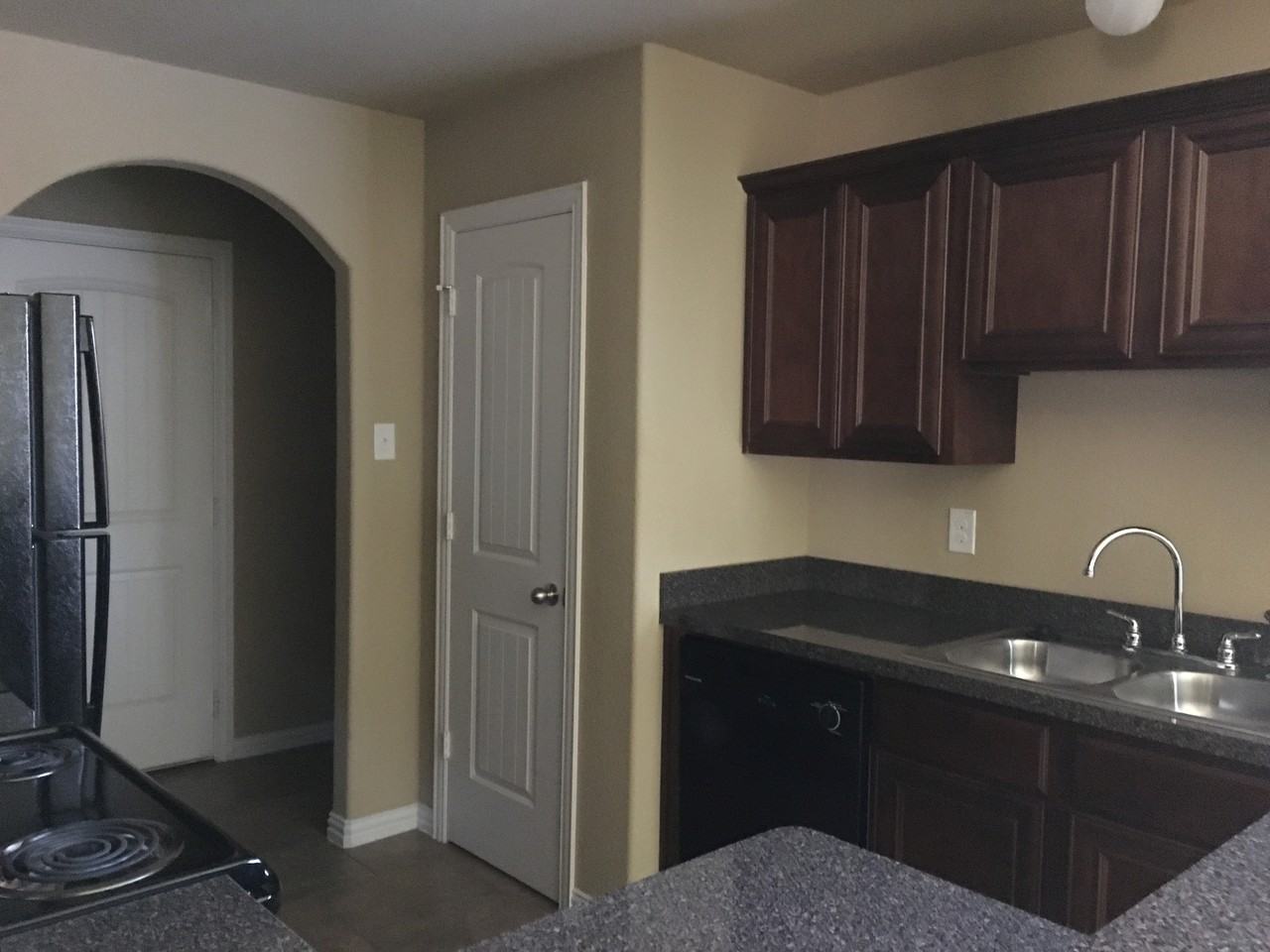 7625 Hollow Forest Dr - Photo 3 of 15
