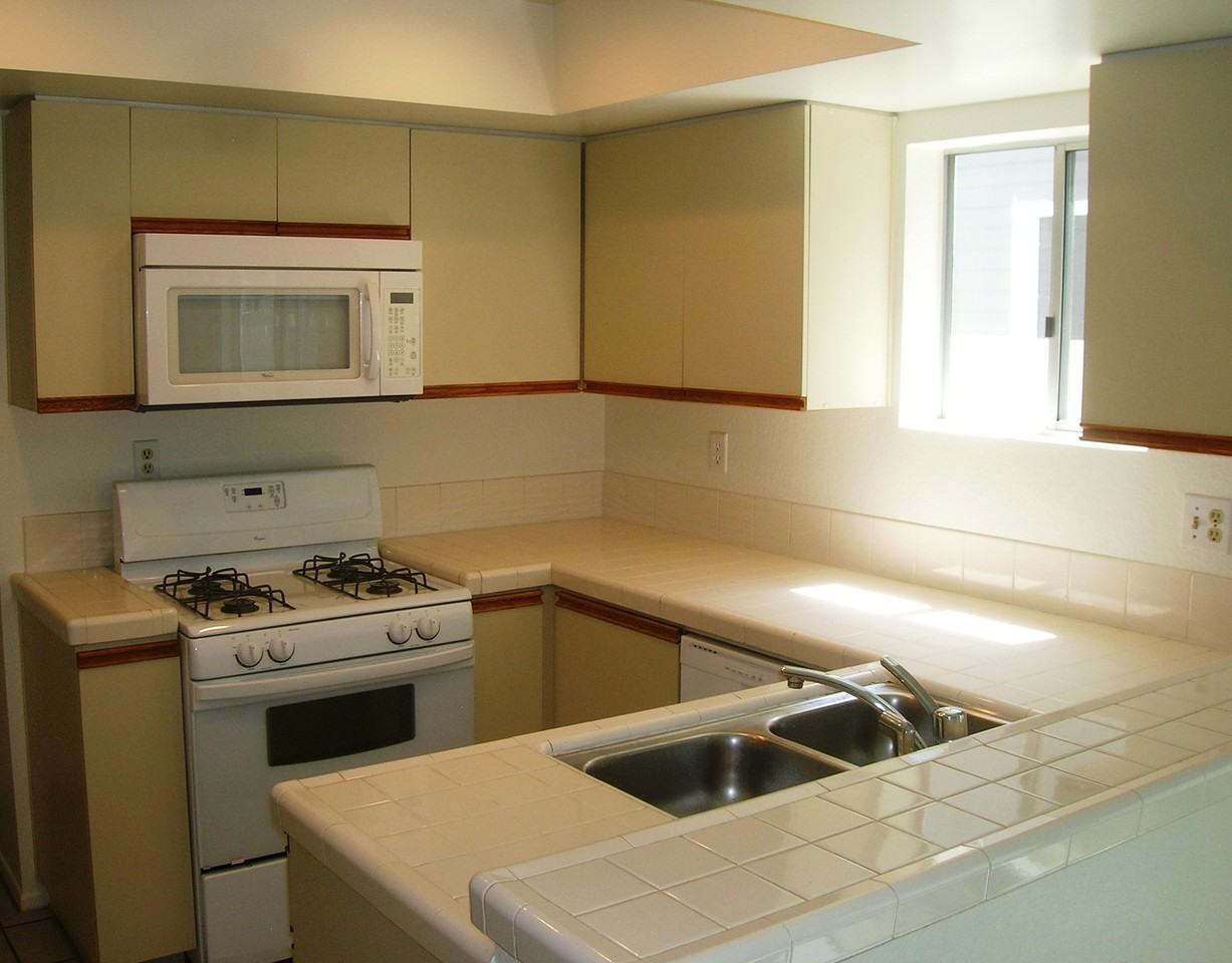 1316 Hampton - Photo 2 of 20