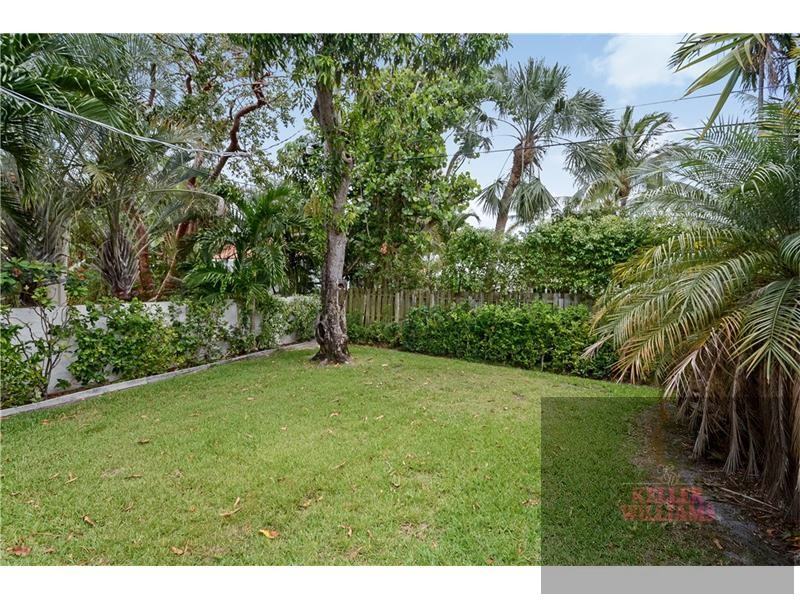 1524 SEABREEZE - Photo 2 of 8