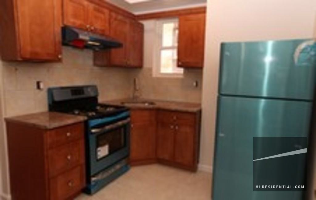 3631 Corlear Ave #2R - Photo 3 of 4