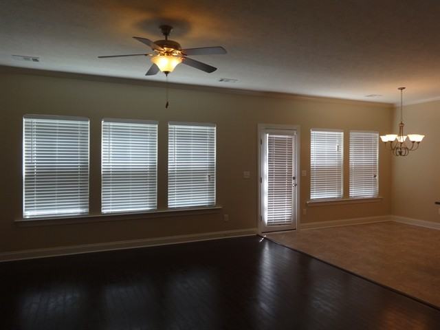 1905 Kenlock Dr - Photo 2 of 12