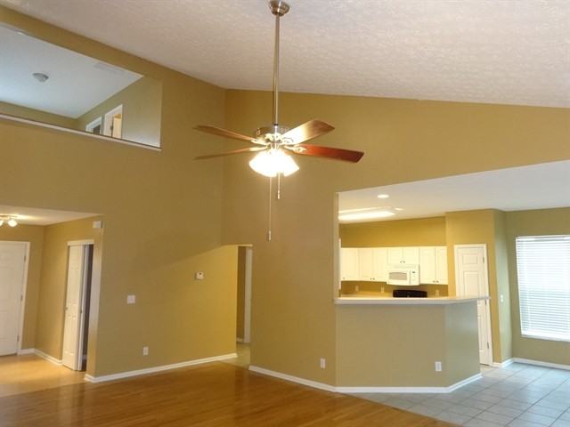 1095 Mastell Dr - Photo 2 of 15