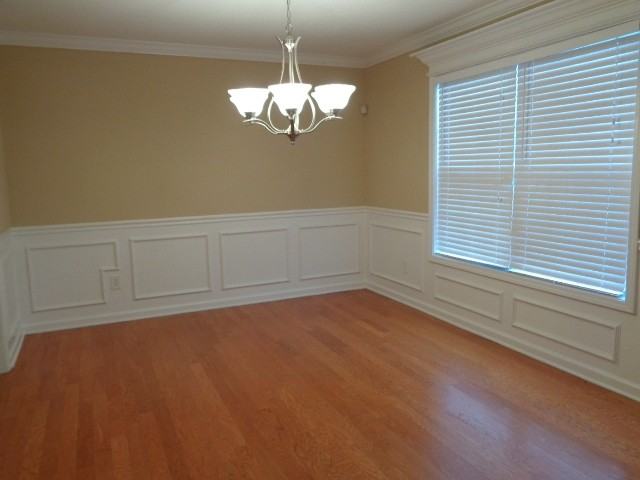 1016 Blairfield Dr - Photo 3 of 9