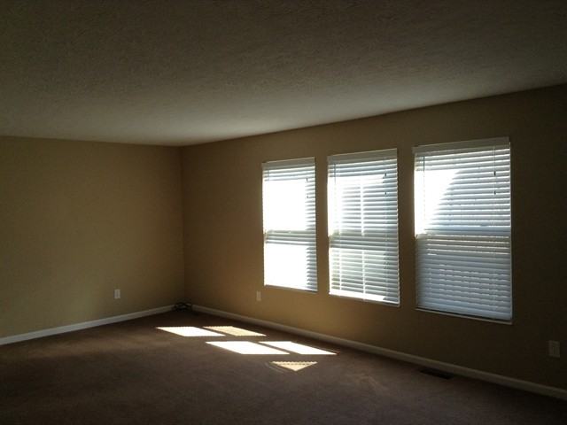 213 Lights Pointe Ct - Photo 2 of 13