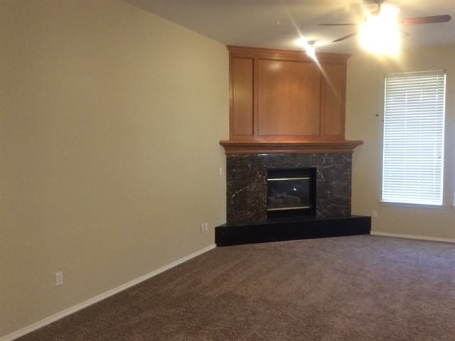 8413 NW 74th St - Photo 2 of 14