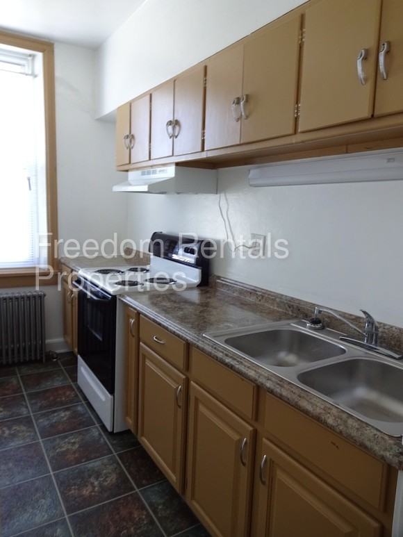 102 S Wall St - Photo 2 of 11