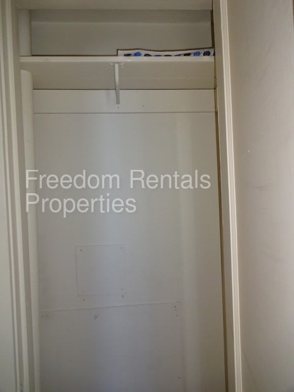 102 S Wall St - Photo 3 of 11