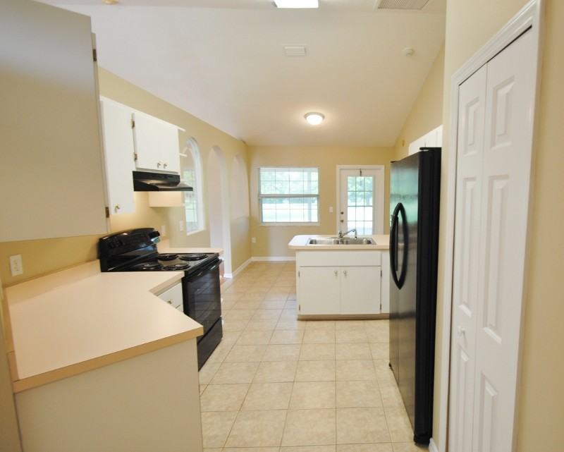 12718 Wedgefield Dr - Photo 2 of 15