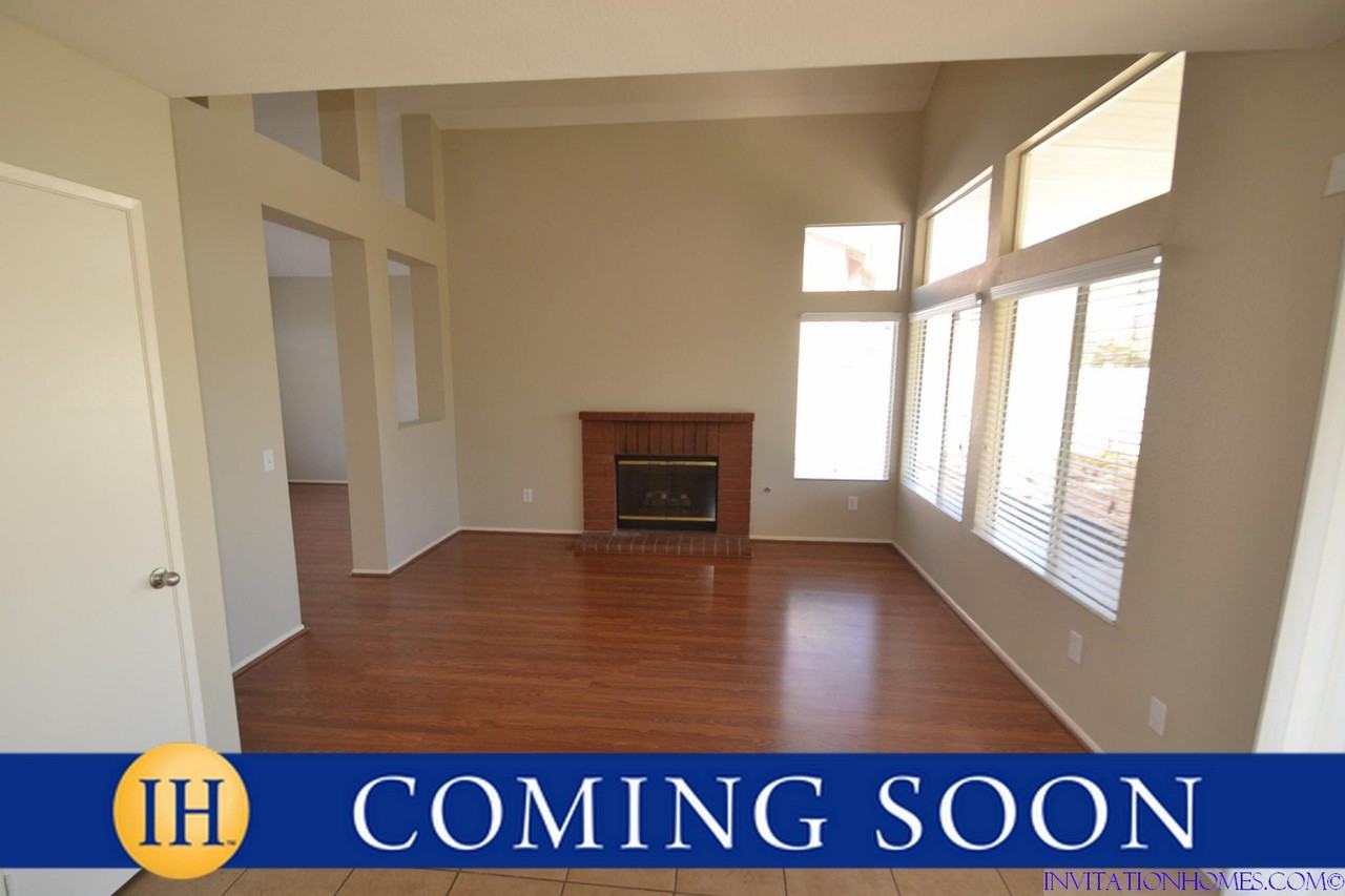 27094 Indian Creek Dr - Photo 3 of 10