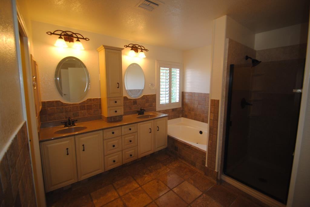 8558 W Pershing Ave - Photo 3 of 11