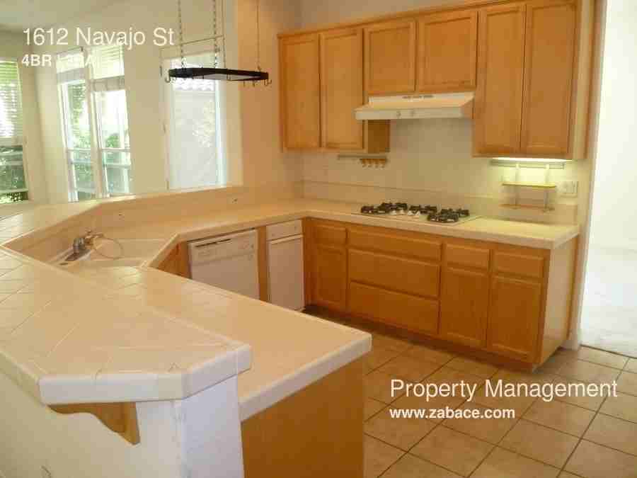 1612 Navajo St - Photo 3 of 4