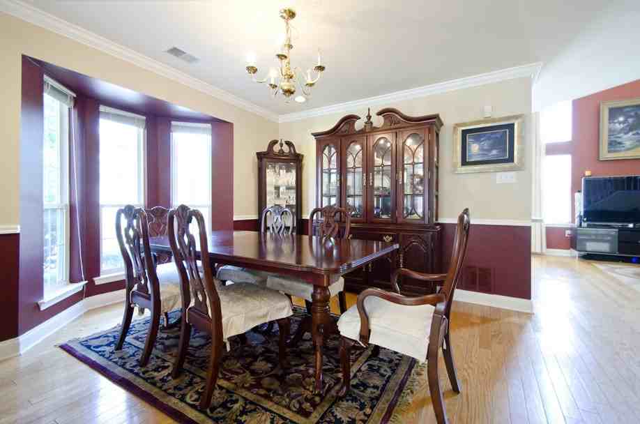 305 Harvest Ln - Photo 3 of 26