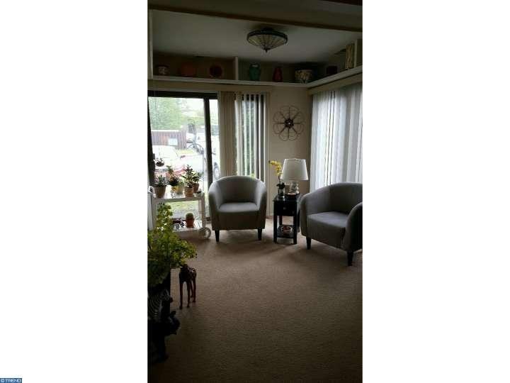 10 Windsor Ct - Photo 3 of 21
