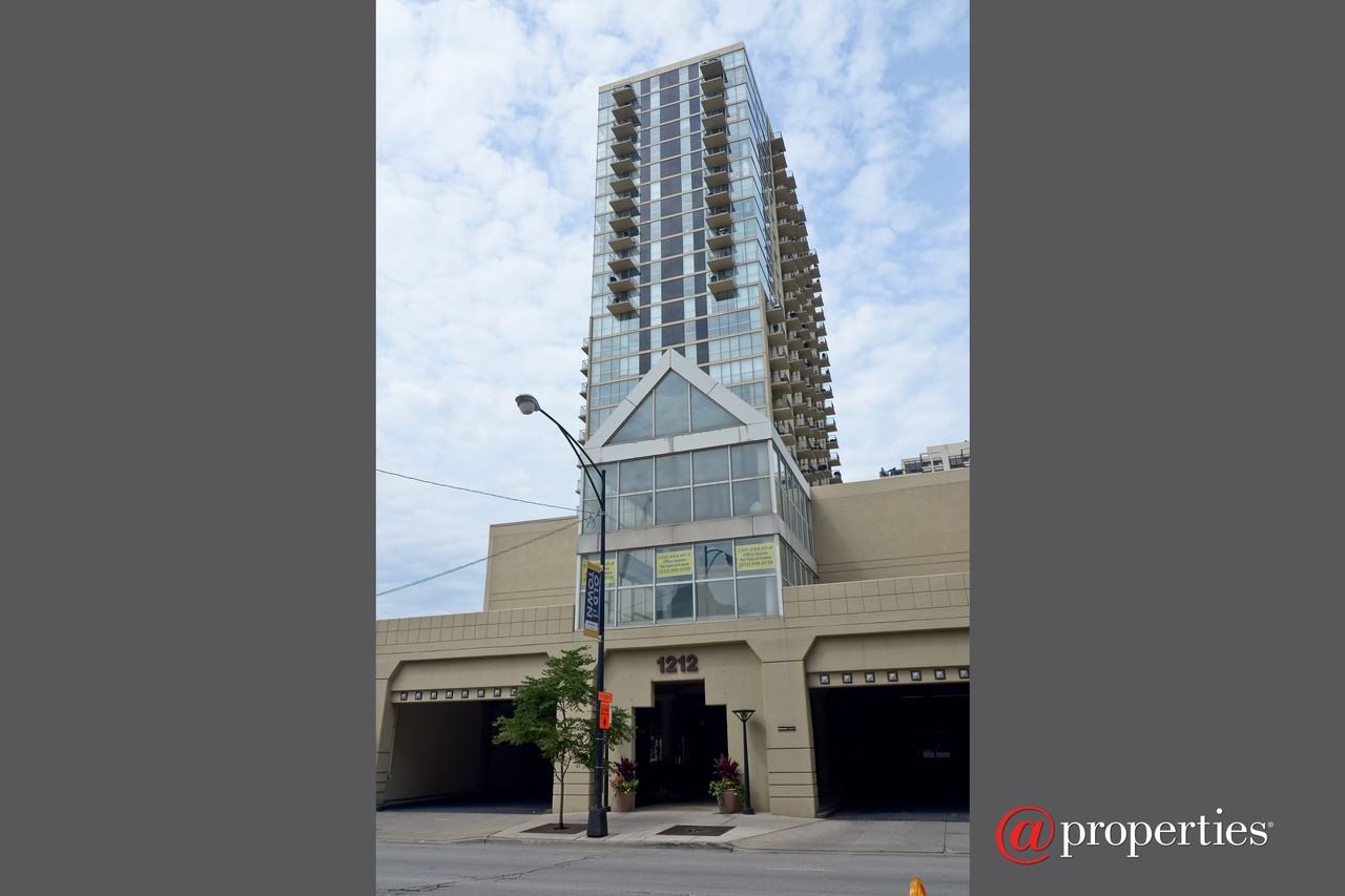 1212 N LaSalle St #2308