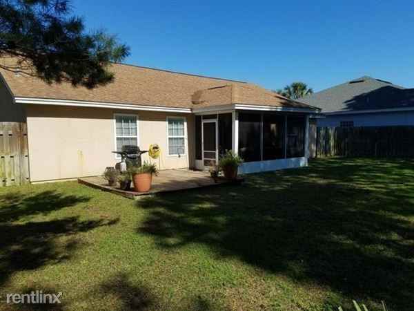 100 Amherst Way - Photo 2 of 10