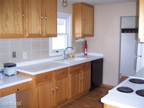 1320 Neenah St - Photo 2 of 16