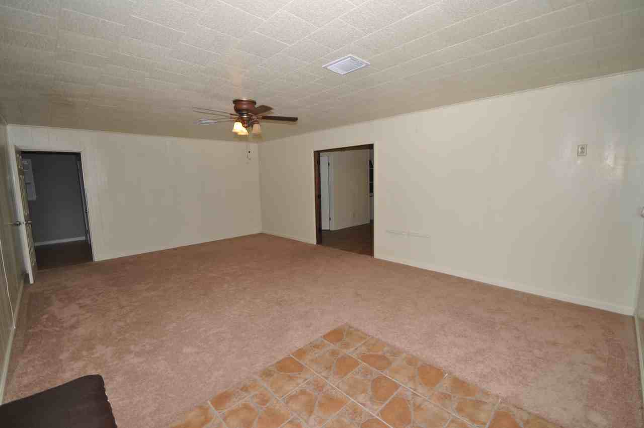 608 S Thomson Ave - Photo 2 of 25