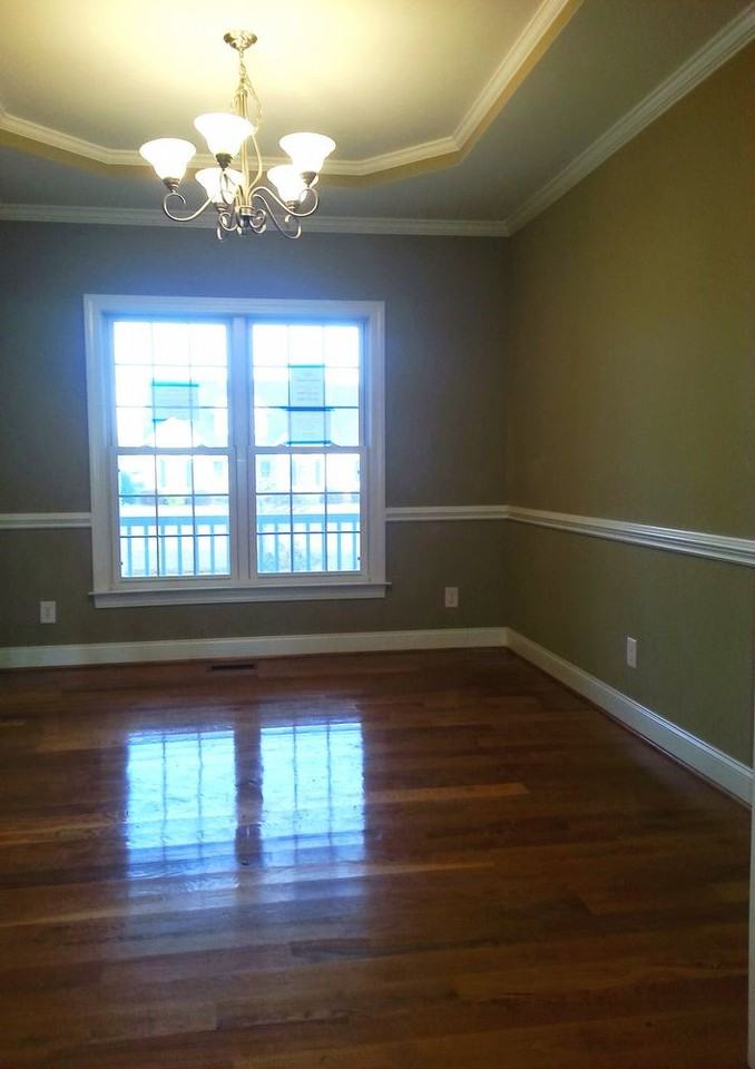 618 Broadmoor Ct - Photo 2 of 7