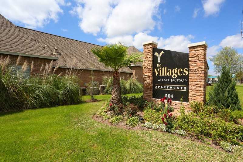 The Villages of Lake Jackson - Photo 2 of 22