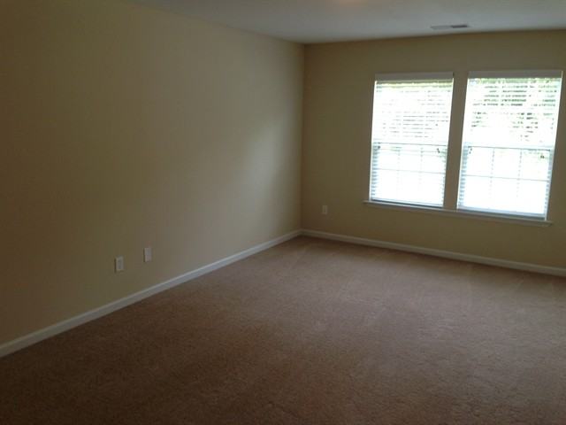 340 Longfellows Ln - Photo 2 of 11