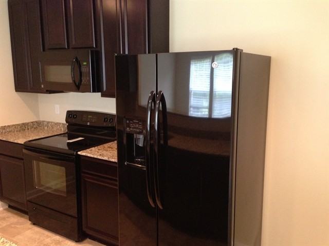 340 Longfellows Ln - Photo 3 of 11