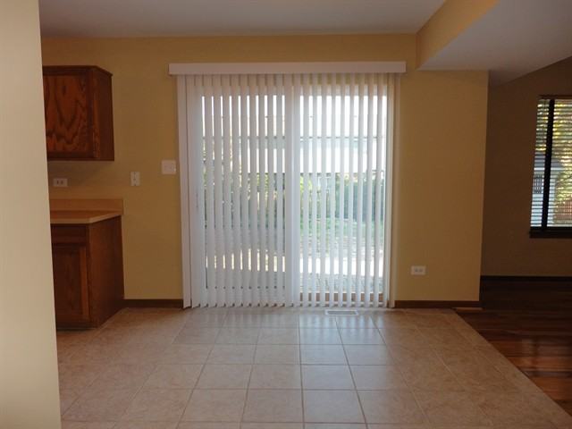 26813 S Woodbriar Ln - Photo 3 of 11
