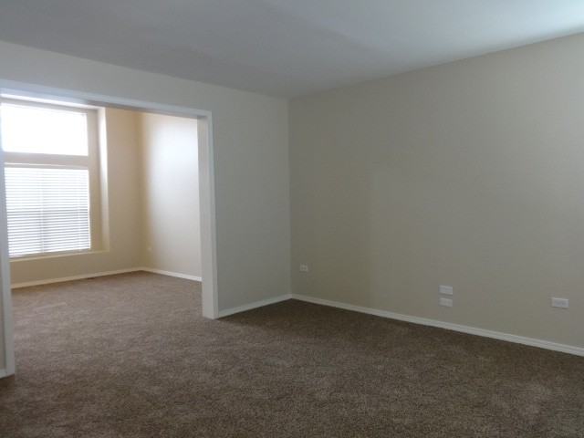 1407 Cindy Ct - Photo 3 of 11