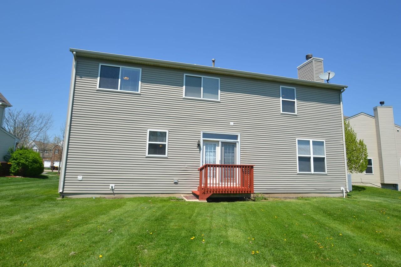 199 Loveland Ct - Photo 2 of 20