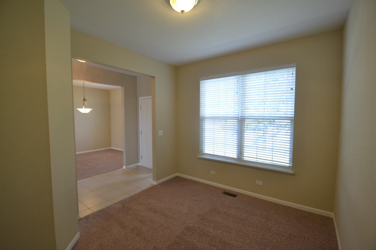 199 Loveland Ct - Photo 3 of 20