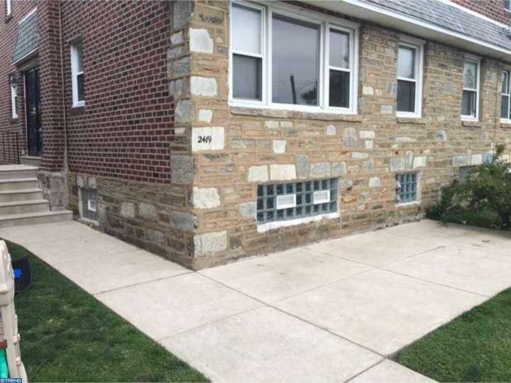 2419 Bleigh Ave - Photo 3 of 10