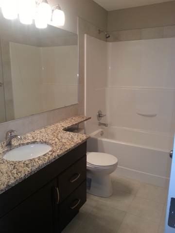 16188 53 St NW - Photo 3 of 8