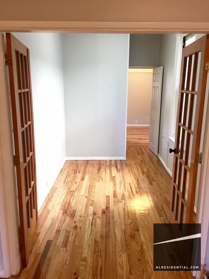 31-57 42nd St #3R - Photo 3 of 7