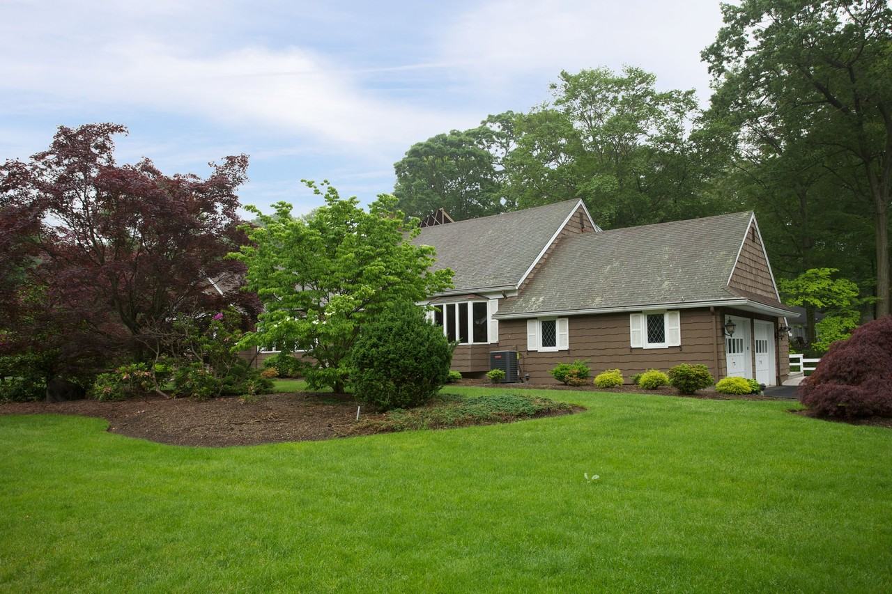 344 W Shore Dr - Photo 3 of 25