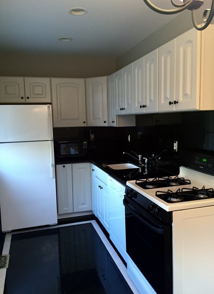 302 Walnut Ave - Photo 2 of 9