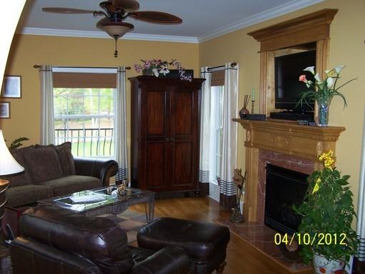 105 Riverview Dr - Photo 3 of 9