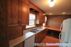 607 SE 2nd St - Photo 3 of 13