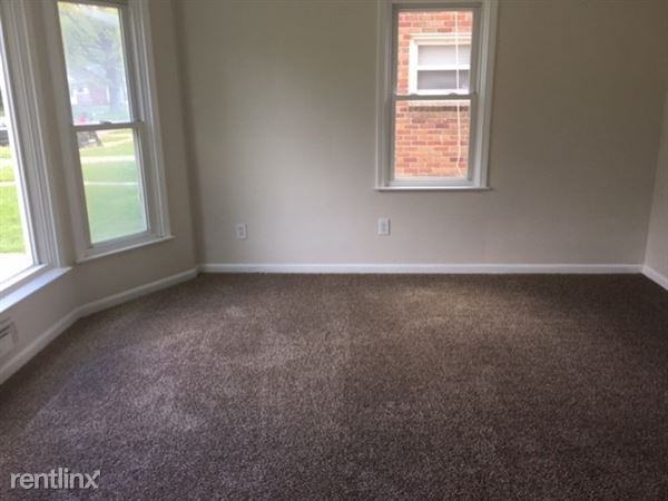 580 W Arlington St - Photo 2 of 9