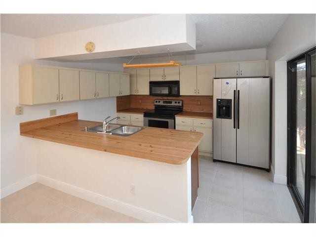 11920 SW 9th Manor - Photo 2 of 8