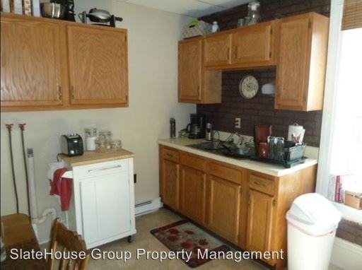 578 W Main St - Photo 3 of 8