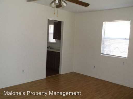 1124 SE 19th St - Photo 3 of 10