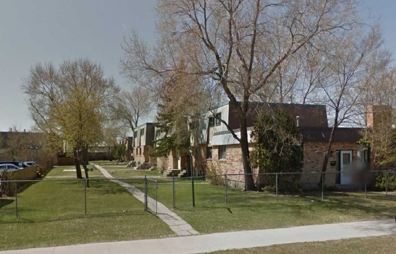 650/660 Kimberly 660 Kimberly Ave, Winnipeg, MB R2K 0Y2 Apartment