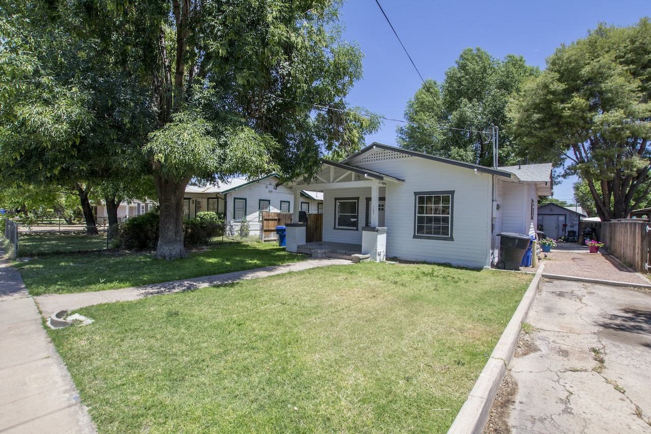 105 N Pasadena #A - Photo 3 of 12