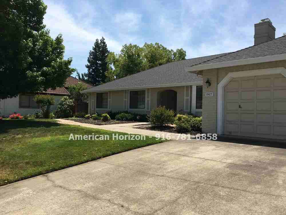 1917 Vista Creek Dr - Photo 2 of 17