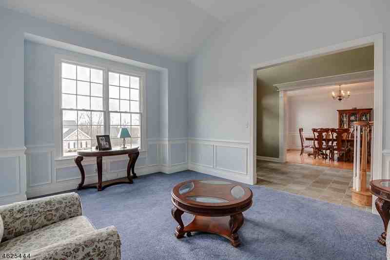 10 Sovereign Dr - Photo 3 of 23